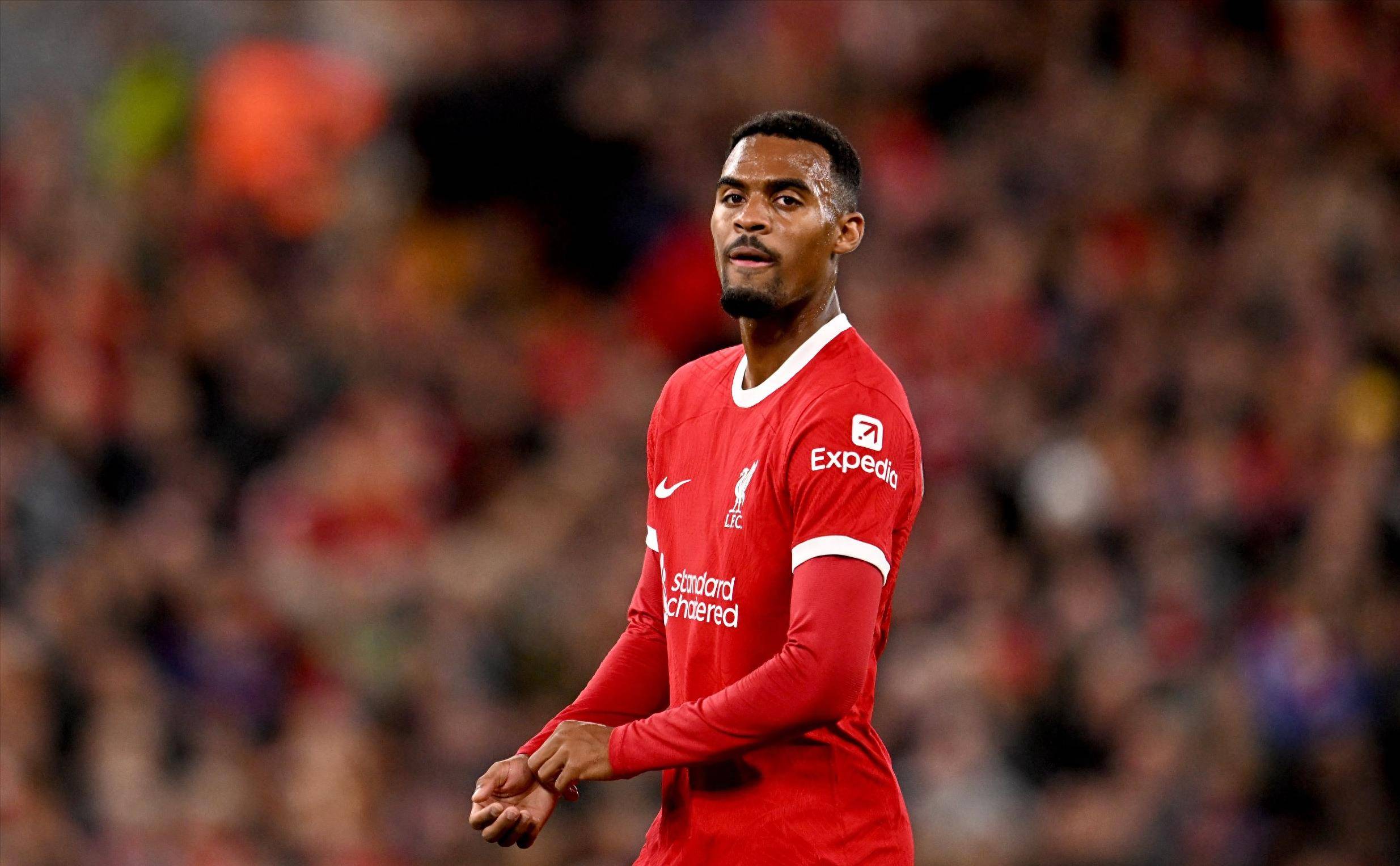 更是在 更是在